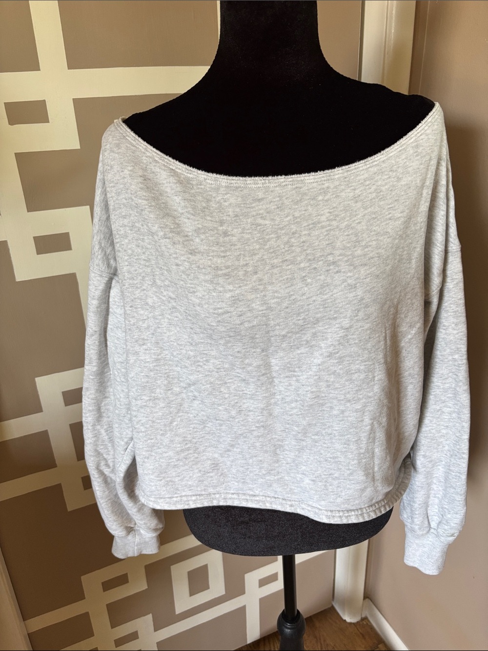 Hollister Feel Good Oversized Off the Shoulder Sweatshirt Heather Gray S